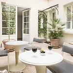 Acacias Etoile Hotel 3*