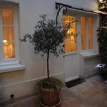 Acacias Etoile Hotel 3*